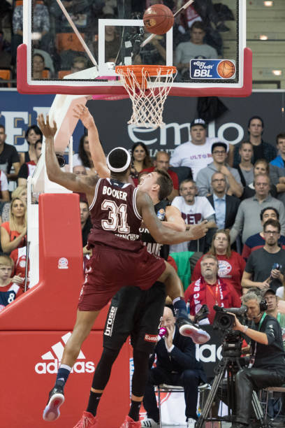 她就利用高 她就利用高